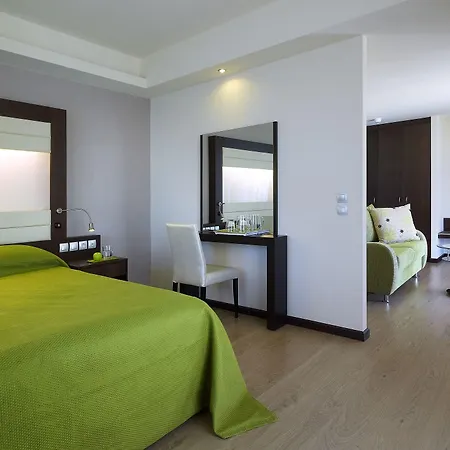 فندق Arion 4*