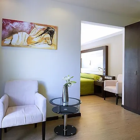 Arion Hotel 4*